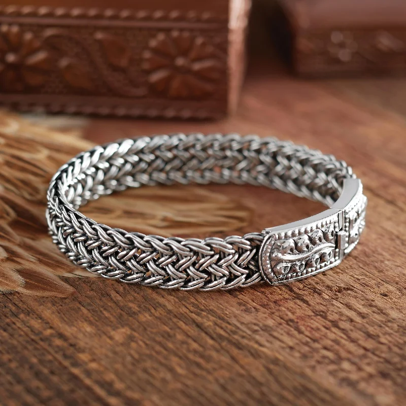 - Elderly dog ​​joint care mattressUnity Silver Braided Wristband Bracelet