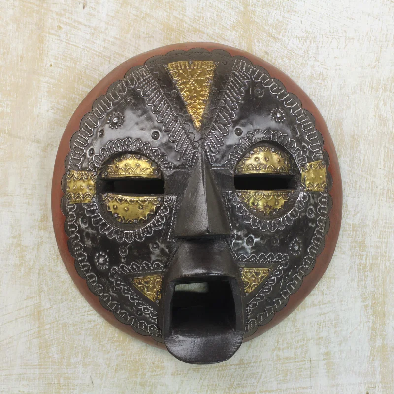 - Parrot climbing and standing wooden frameBeautiful Soul Wood Wall Mask