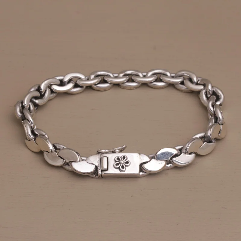 - Automatic induction pet water dispenserCarried by the Wind Chain Bracelet