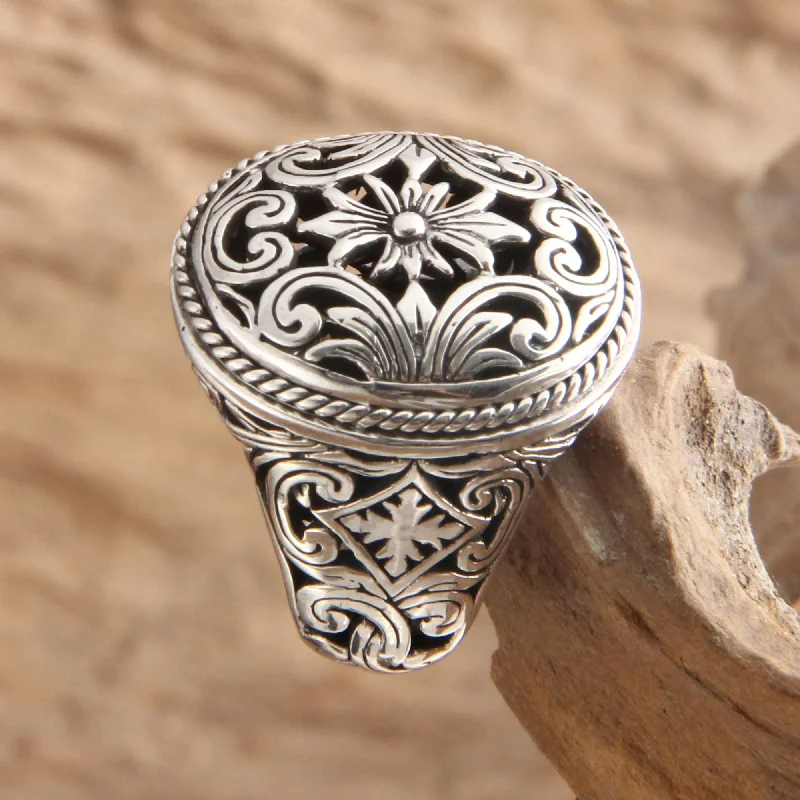  -Anti-scratch scratching board AND cat bed in oneForest Blossom Silver Floral Signet Ring