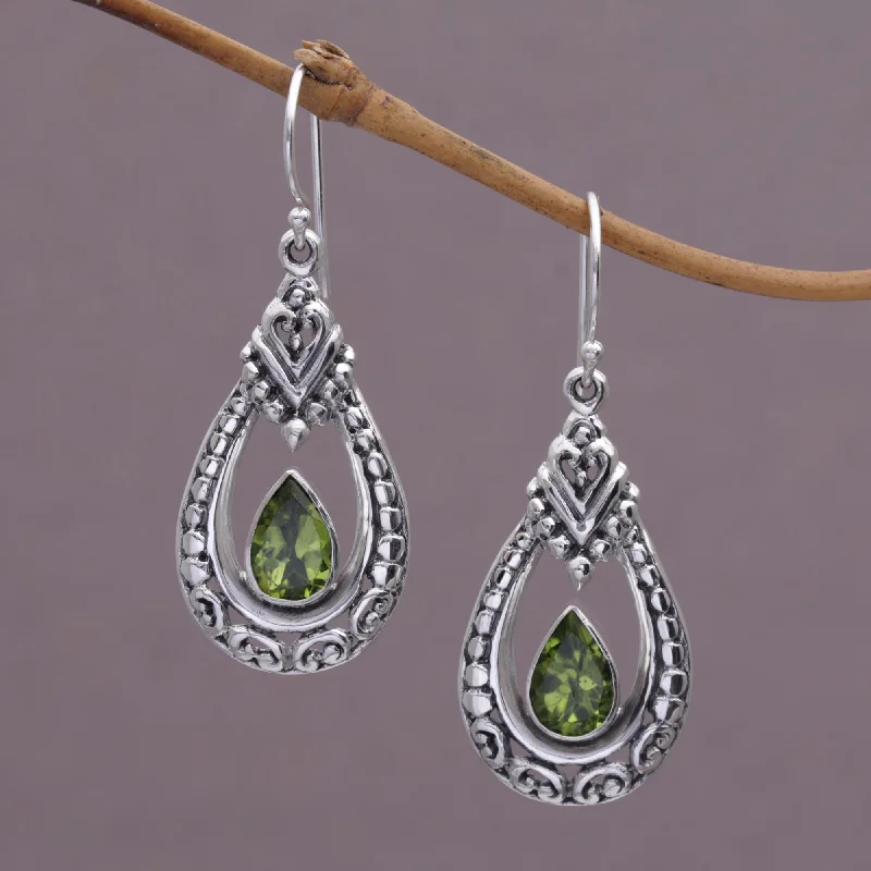 - Degradable pet feces bagDrop of Green Peridot & Silver Dangle Earrings