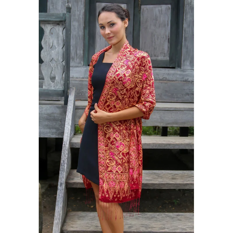 - Postoperative pet anti-licking Elizabethan collarJakarta Lady Red Silk Batik Shawl