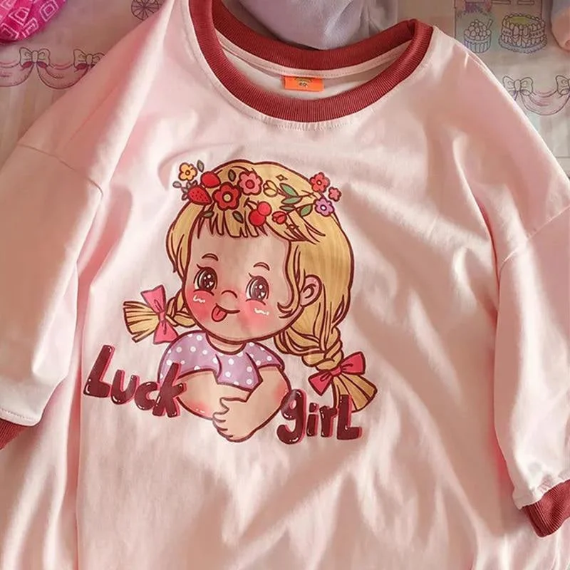  -Anti-scratch scratching board AND cat bed in oneVintage Lucky Girl Tee