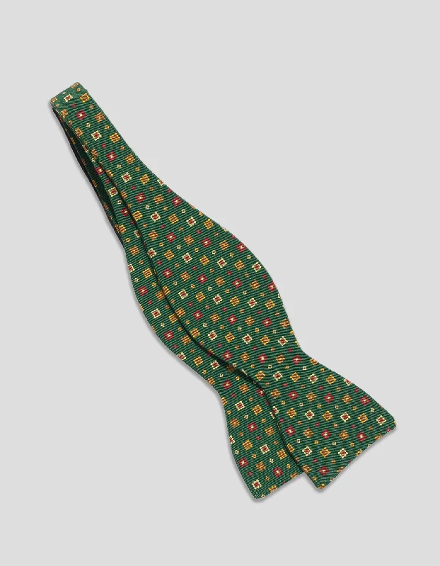 - Teething and chewing toys for puppiesIRISH POPLIN DIAMOND BOW TIE - GREEN/RED/YELLOW