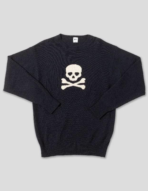 - Remote interactive pet feederSKULL AND BONES CREW NECK SWEATER - NAVY