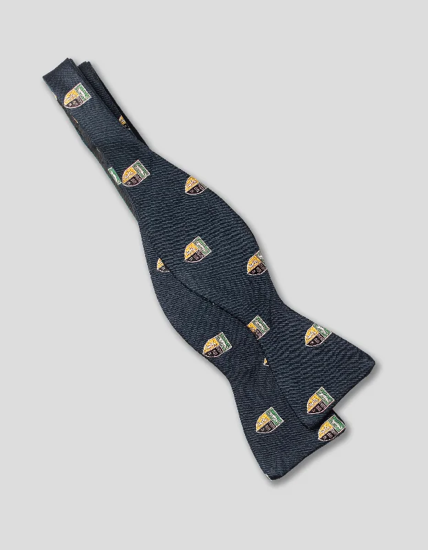 - Postoperative pet anti-licking Elizabethan collarEMBLEMATIC BOW TIE - YALE LAW